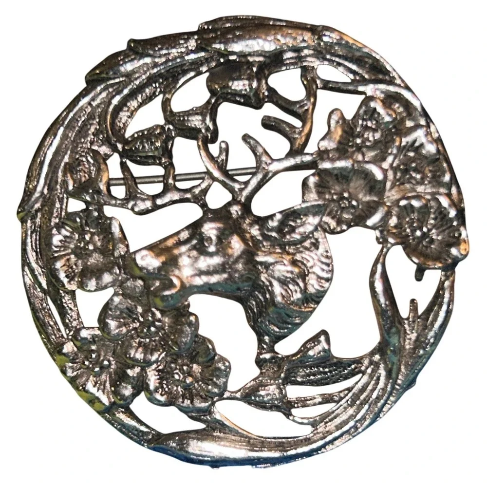 Vintage Coro Silver Tone Deer Stag Floral Round Openwork Brooch Pin‎ Signed